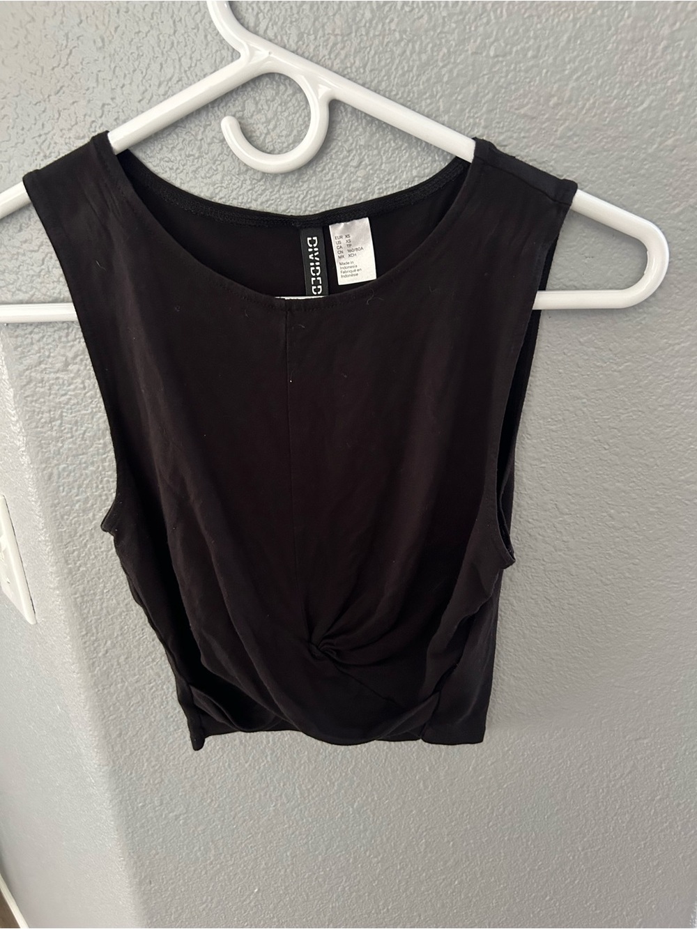 H&M Black Cropped Knot-Front Tank